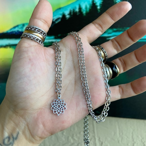 Mandala flower set wrap around necklace + earrings - Picture 3 of 7